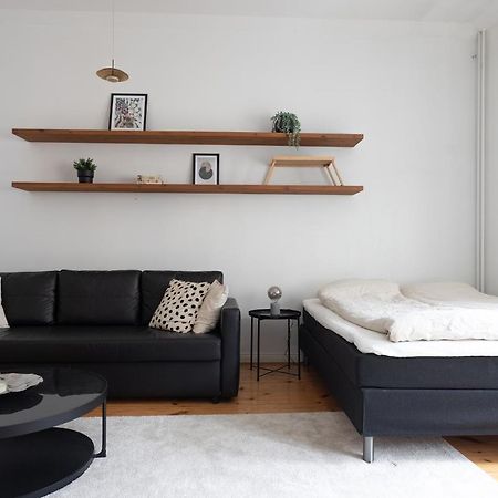 Idyllinen Valoisa Huoneisto Ullanlinnassa. เฮลซิงกิ ภายนอก รูปภาพ