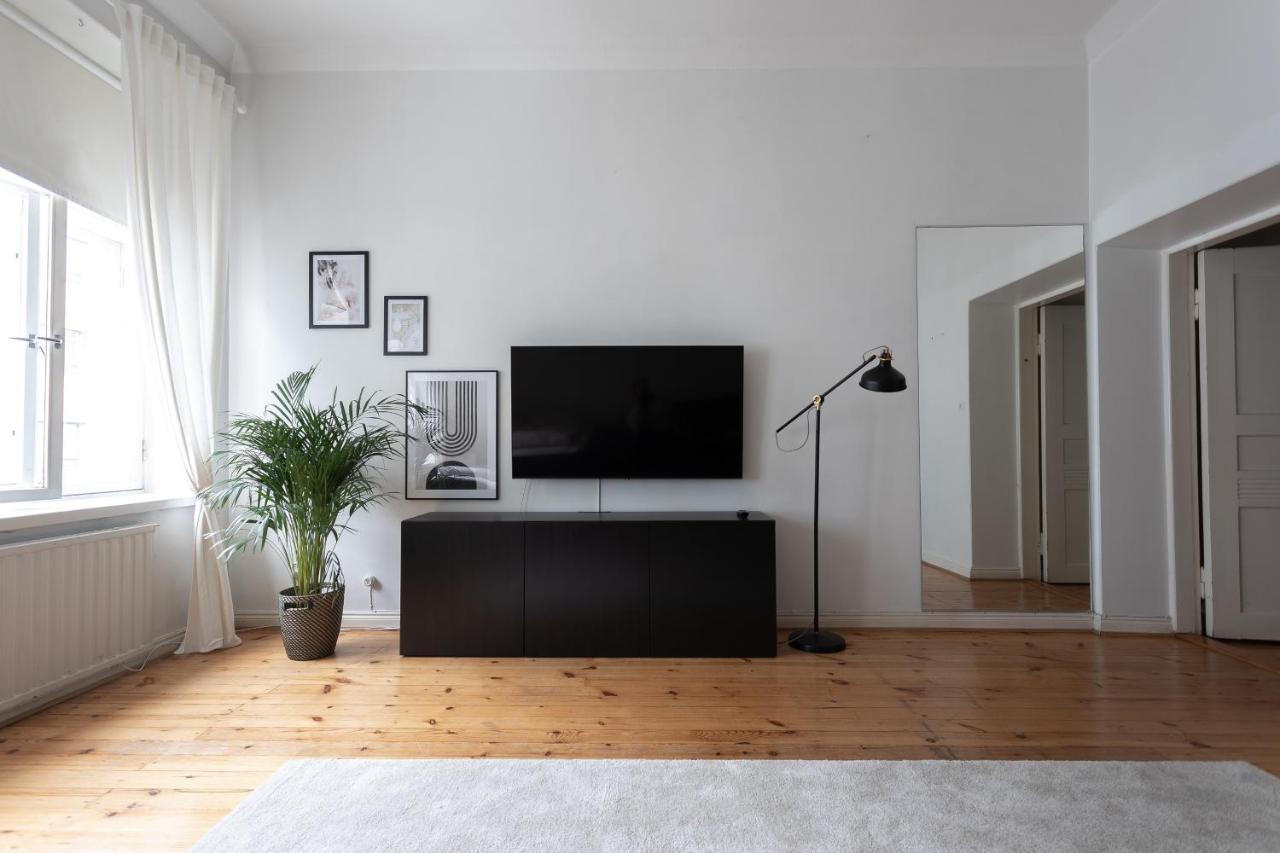 Idyllinen Valoisa Huoneisto Ullanlinnassa. เฮลซิงกิ ภายนอก รูปภาพ